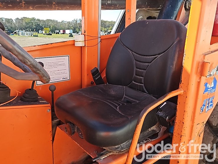 2013-sky-trak-10054-image-23