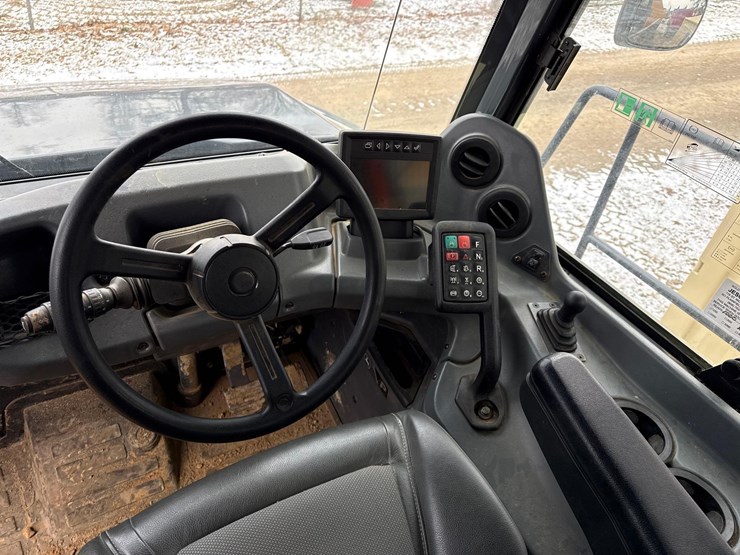 2024-deere-260p-image-10