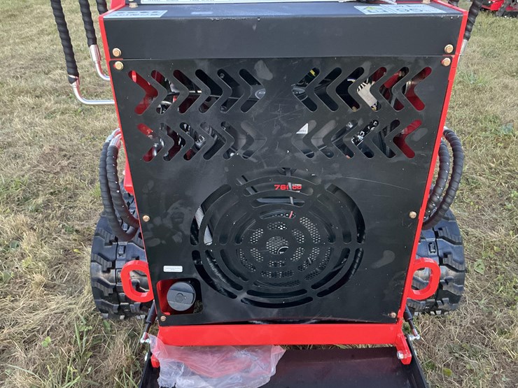 #1011-•-unused,-future,-skid-steer-loader-ft380r-image-15