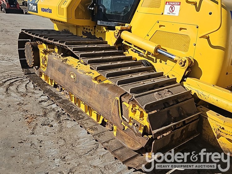 2023-komatsu-d71px-24-image-14