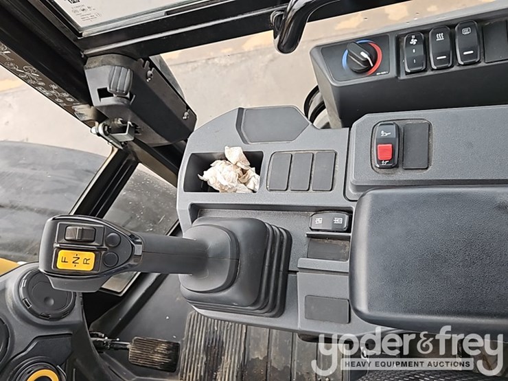 2023-caterpillar-908-image-26