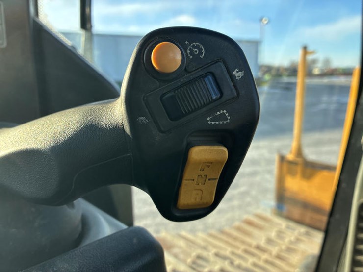 2016-caterpillar-d6n-lgp-image-70