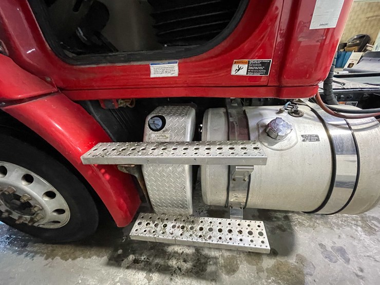 #6227-•-2018-freightliner-cascadia-day-cab-semi-truck-(title-in-delay)-image-92