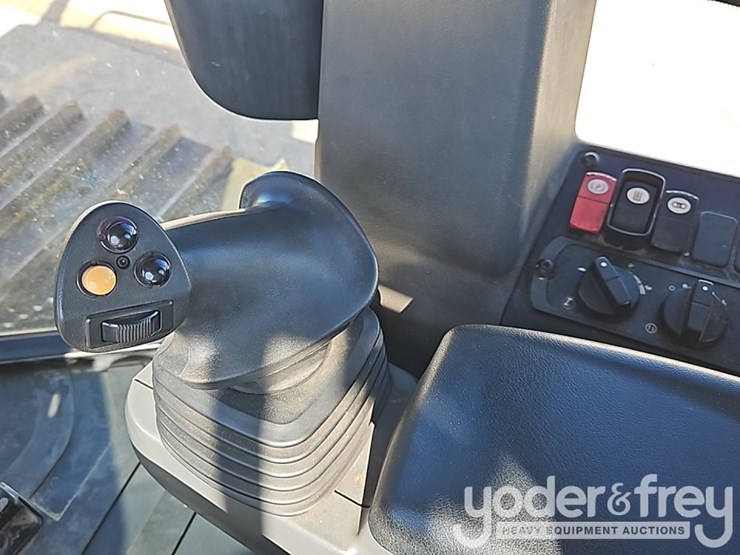 2022-caterpillar-d4-lgp-image-27