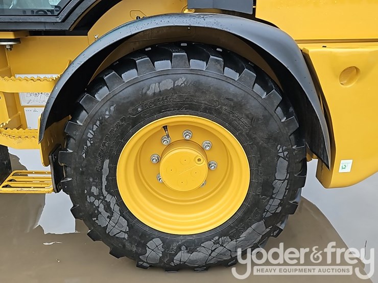 2023-caterpillar-908-image-18