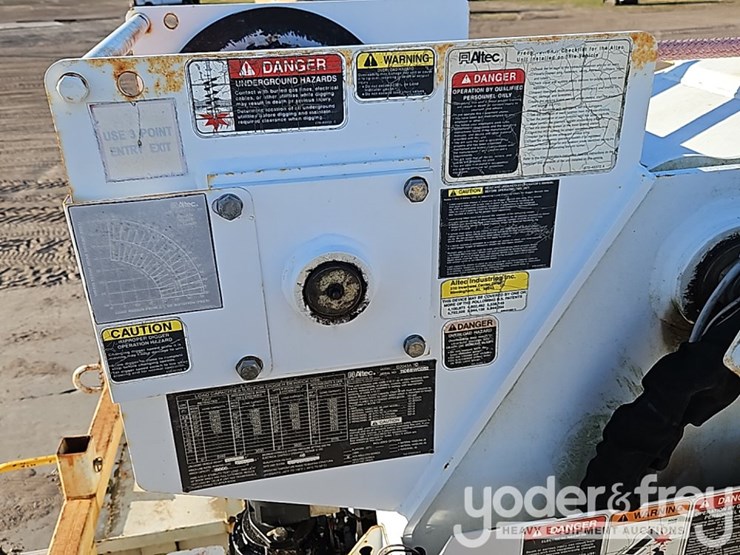 2009-sterling-acterra-image-35