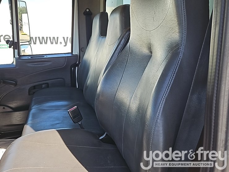 2016-international-durastar-4300-image-30