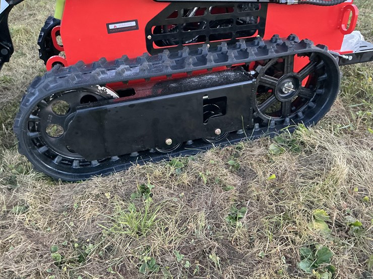 #1011-•-unused,-future,-skid-steer-loader-ft380r-image-10