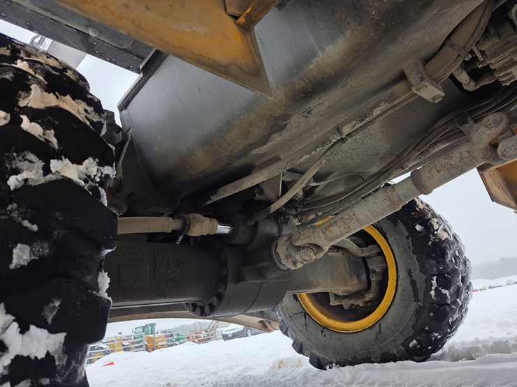 2010-volvo-ew180c-image-70