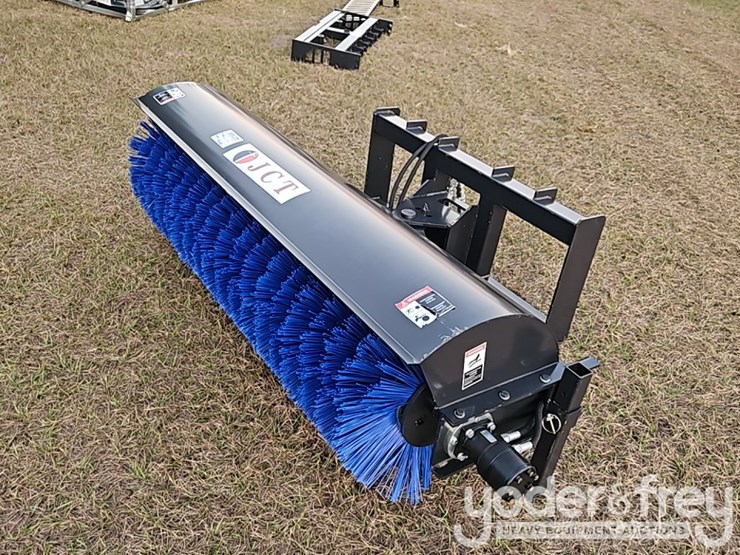 jct-84"-angle-broom-to-suit-skidsteer-image-1