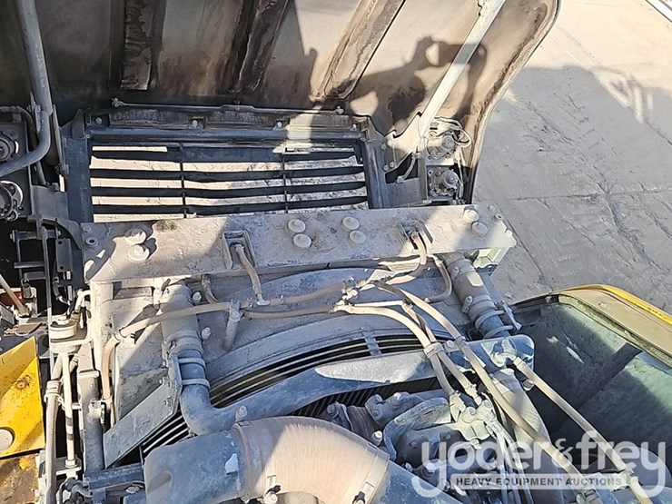 2015-komatsu-hm400-image-30