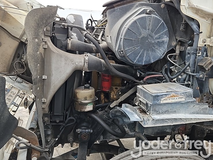 2007-sterling-lt7500-image-16