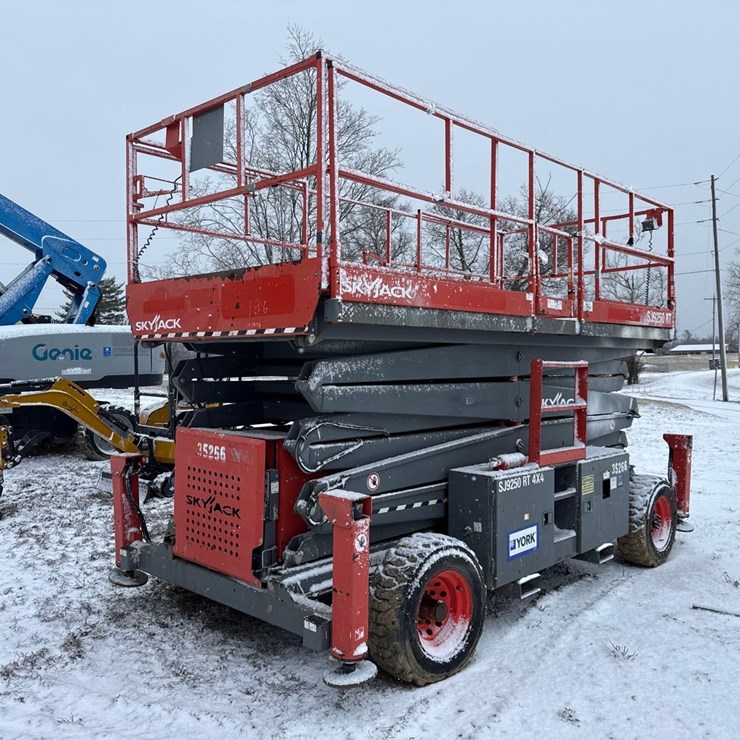 2016 SKYJACK SJ9250RT