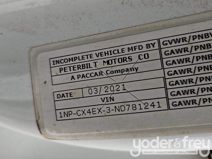 2021-peterbilt-567-image-39