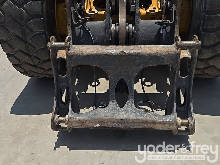 2014-volvo-l60g-image-11