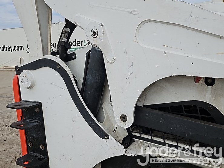2018-bobcat-t870-image-12