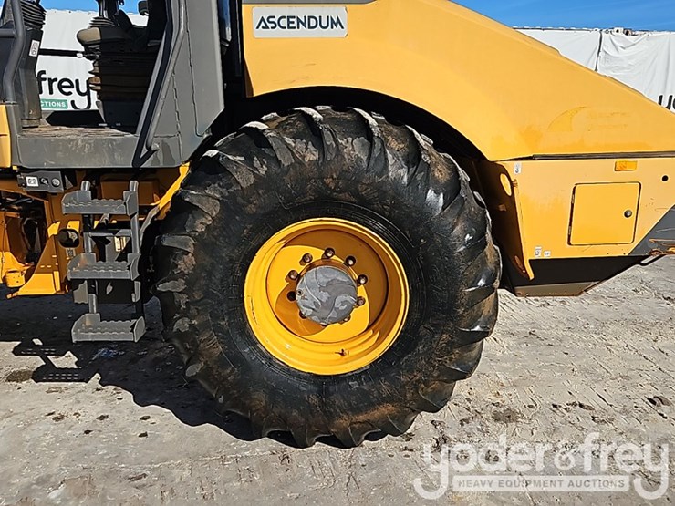 2018-volvo-sd115b-image-15