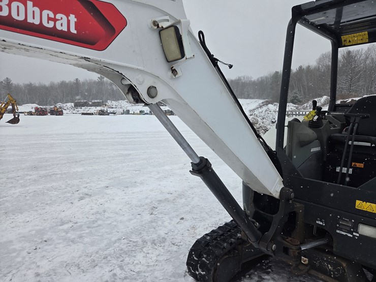 bobcat-e32-image-17