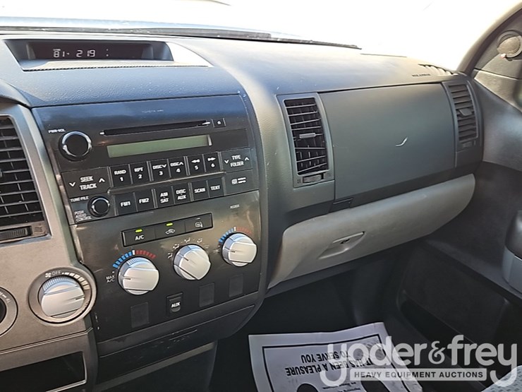 2013-toyota-tundra-image-22