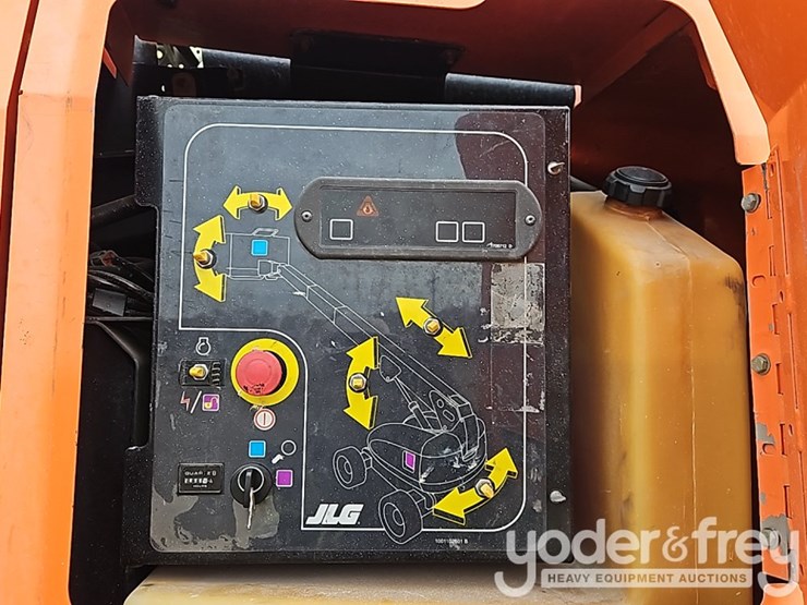 2015-jlg-600s-image-19