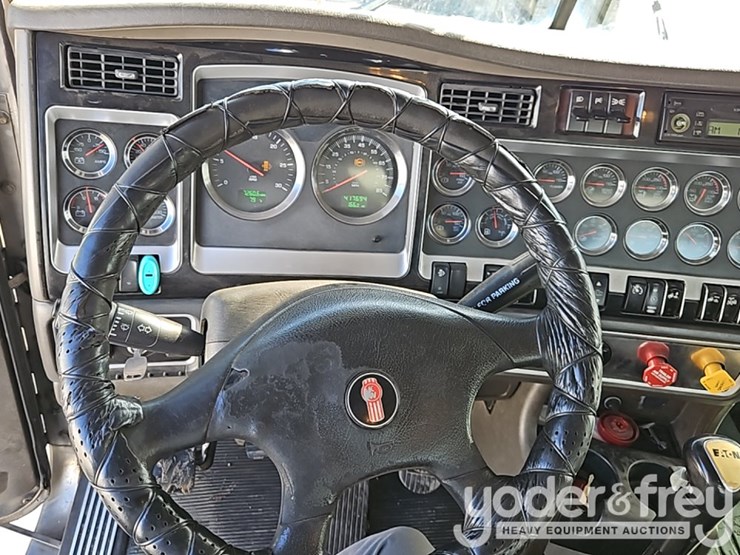 2009-kenworth-t800-image-48