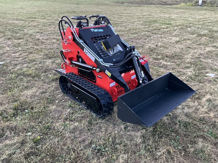 #1011-•-unused,-future,-skid-steer-loader-ft380r-image-7