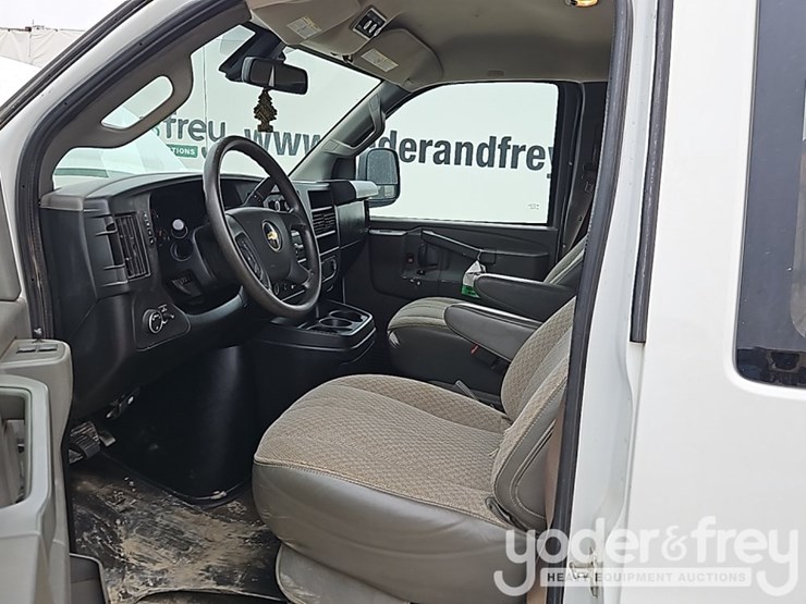 2019-chevrolet-3500-image-26