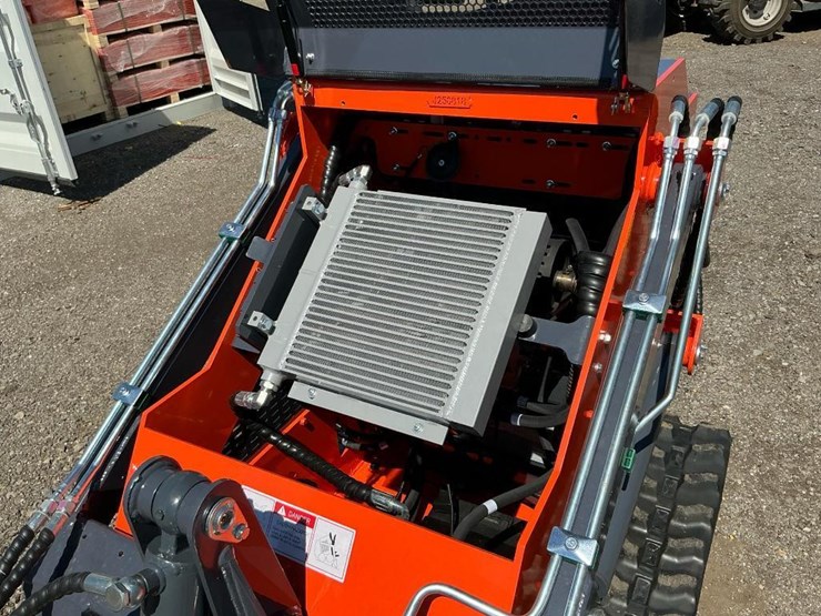 #1000-•-tpm,-t460-mini-skid-steer-loader-image-8