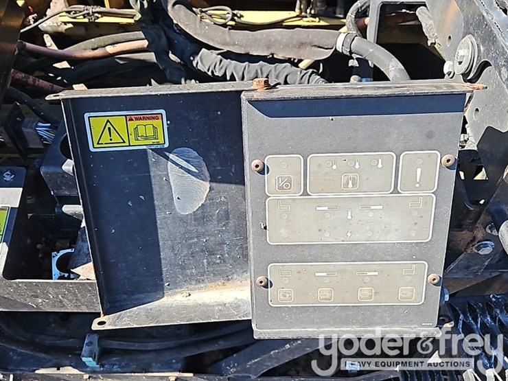 2012-caterpillar-ap-1055e-image-23