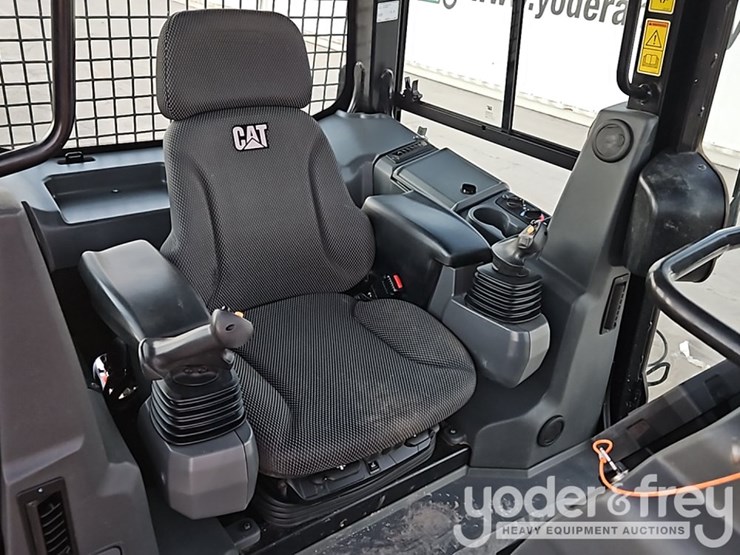 2022-caterpillar-d1-image-24