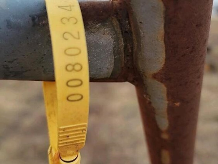 hay-ring:-bent-image-3