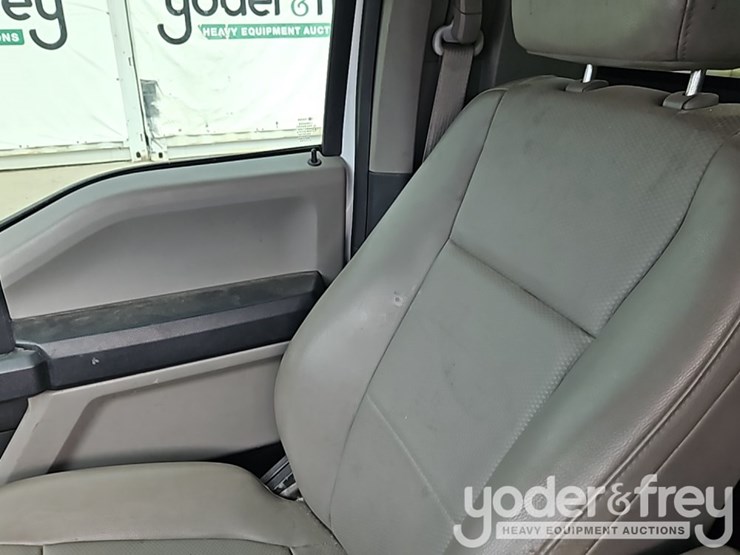 2017-ford-f550-image-21