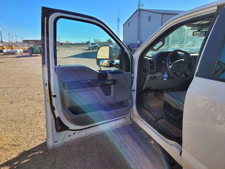 2017-ford-f350-image-8