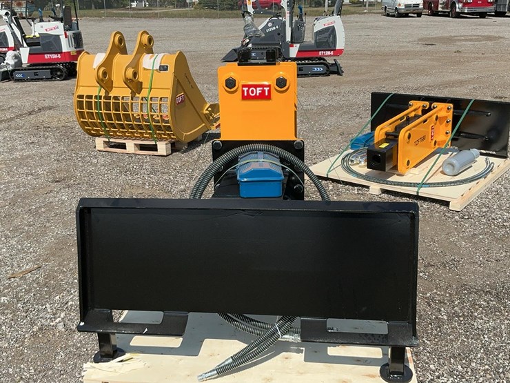 2025-new-holland-l213-image-6