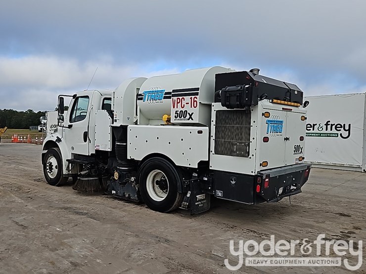 2022-freightliner-m2-106-image-4