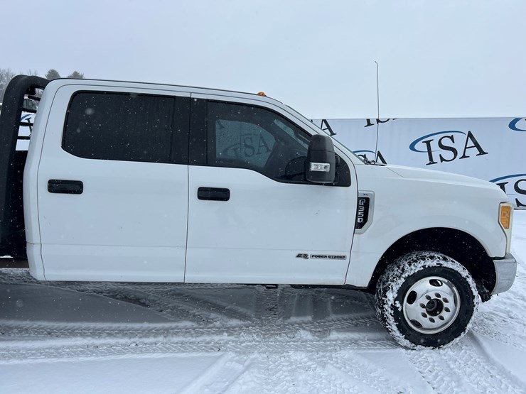 2017-ford-f350-image-16