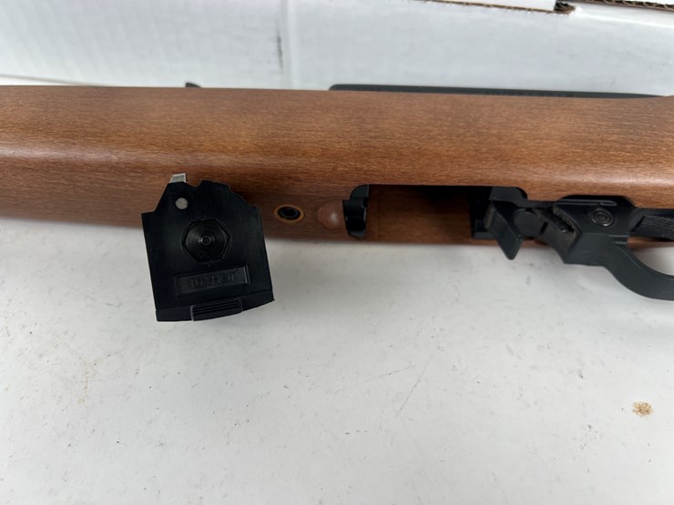 #61-•-#1434-•-ruger-46317-semi-automatic-rifle-22-lr-image-7