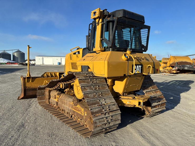 2016-caterpillar-d6n-lgp-image-5