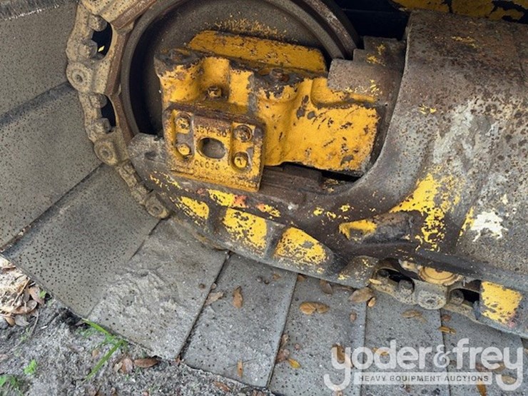 2018-komatsu-d61px-24-image-10