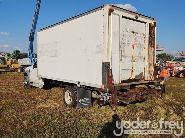 ford-f550-xl-image-2