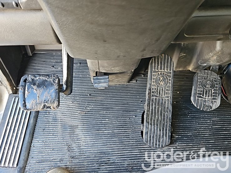 2009-kenworth-t800-image-45