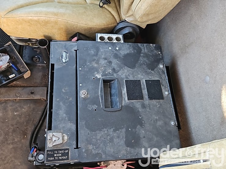 2009-sterling-acterra-image-54