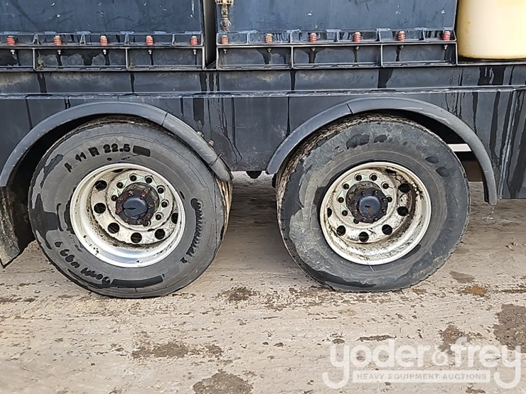 2014-kenworth-t300-image-8