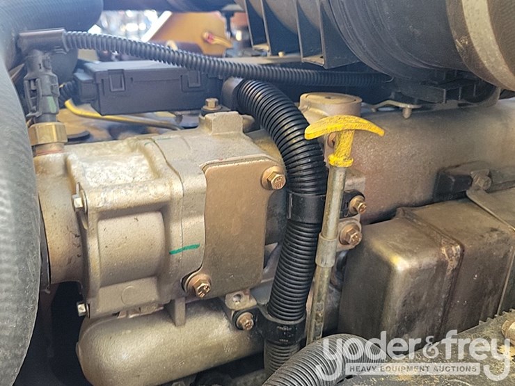 2015-jcb-926-image-22