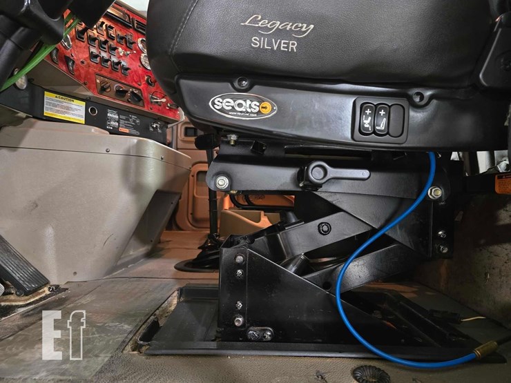 2004-international-paystar-5900-image-25