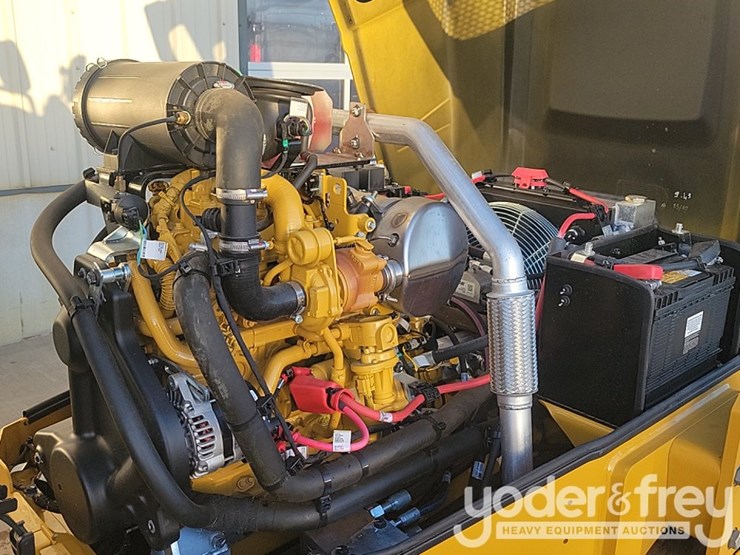 2025-caterpillar-cb4.0-image-9