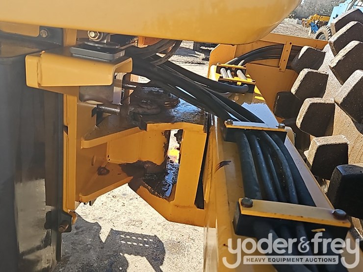 2018-volvo-sd115b-image-9