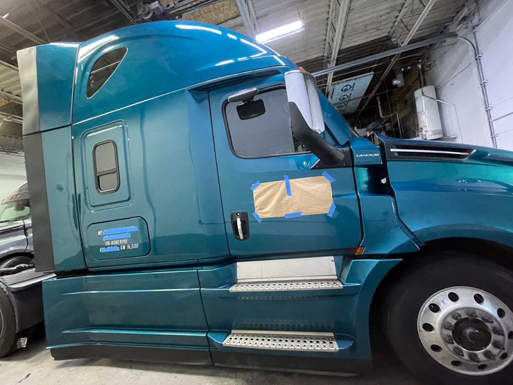 #6223-•-2022-freightliner-cascadia-semi-truck-(title-in-delay)-image-20