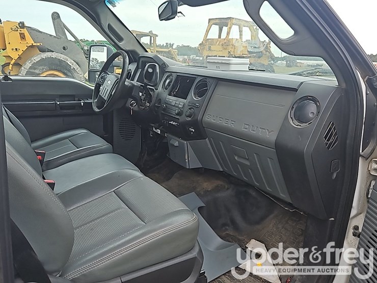 2016-ford-f550-image-32