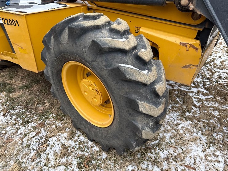 john-deere-310-image-17